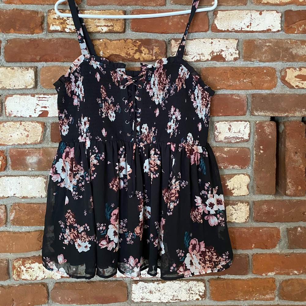 Tube top with removable straps